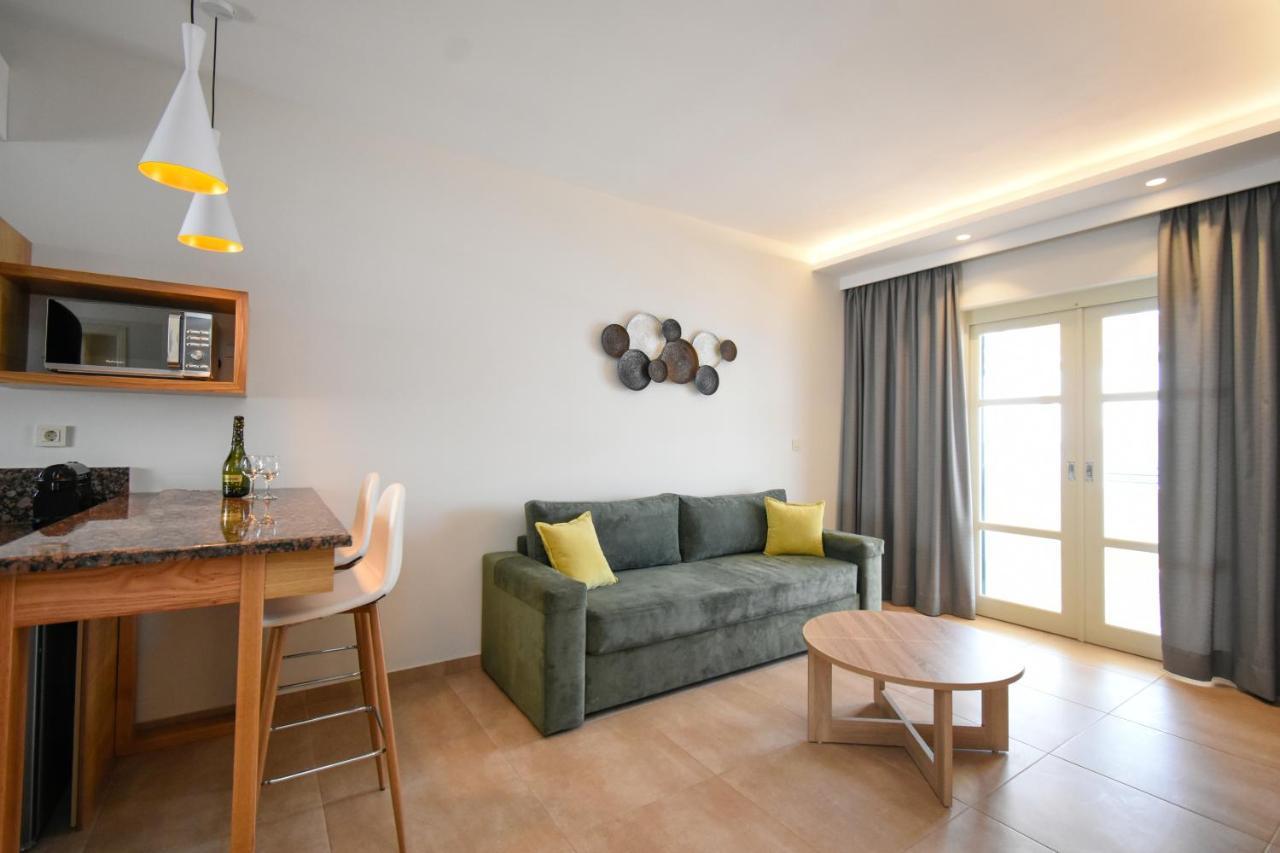 Elena Village Hotel & Suites Myrties Luaran gambar