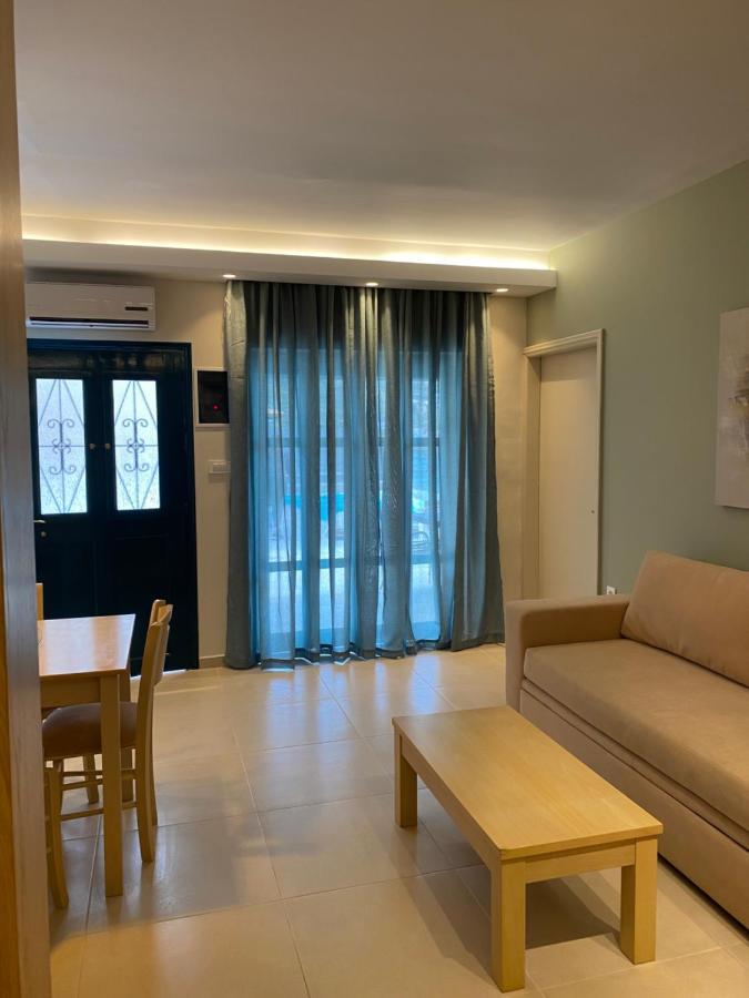 Elena Village Hotel & Suites Myrties Luaran gambar