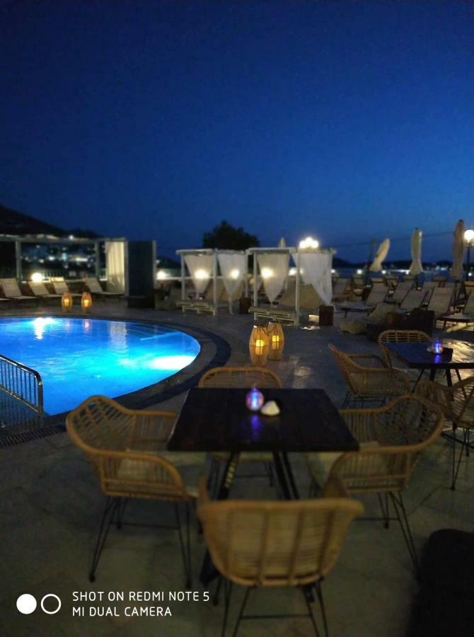 Elena Village Hotel & Suites Myrties Luaran gambar